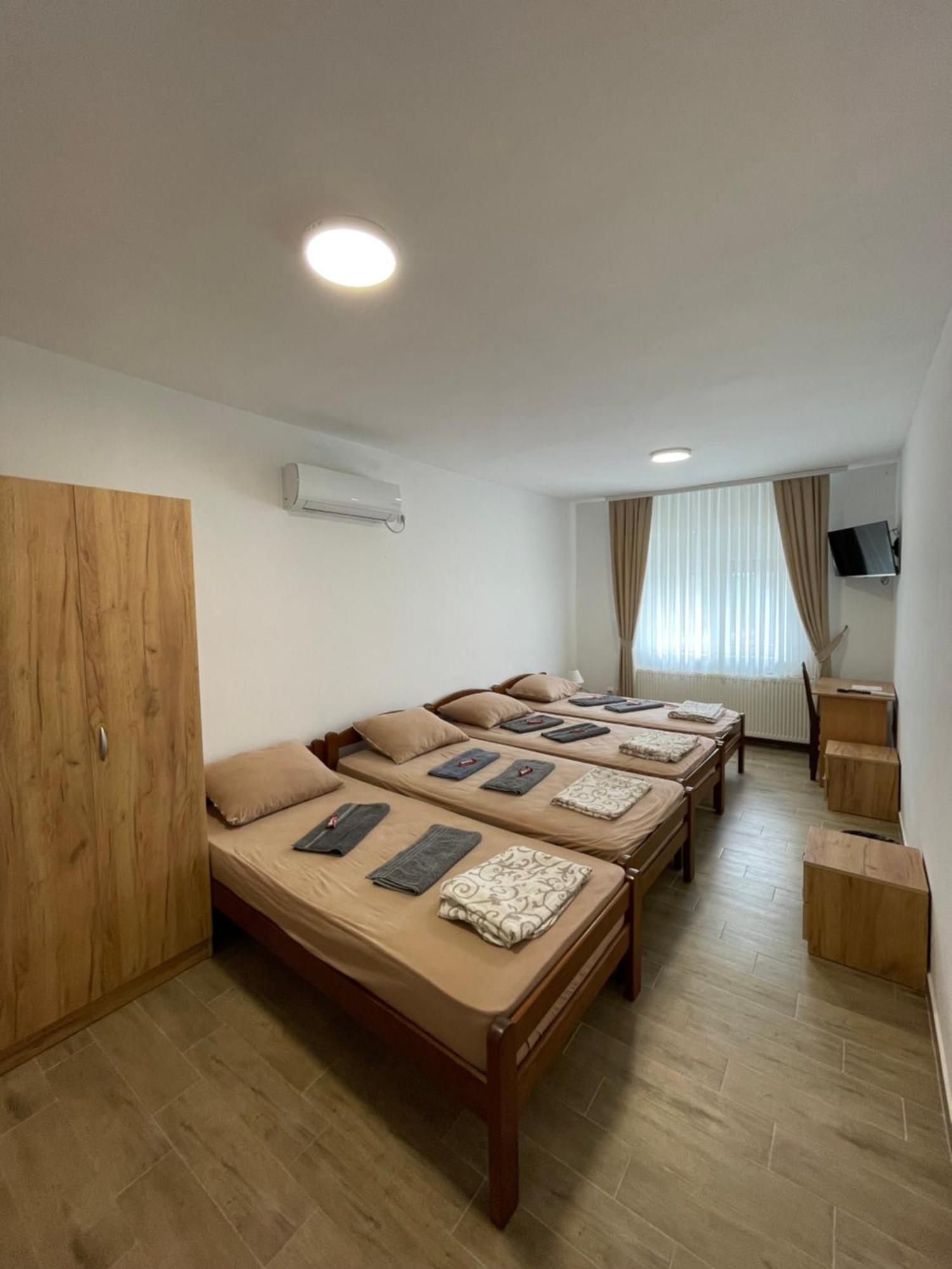 Zuta Osa Hotel Bela Crkva  Eksteriør billede
