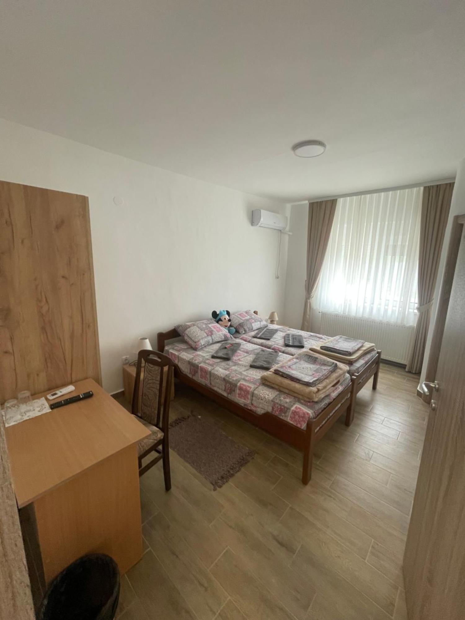Zuta Osa Hotel Bela Crkva  Eksteriør billede