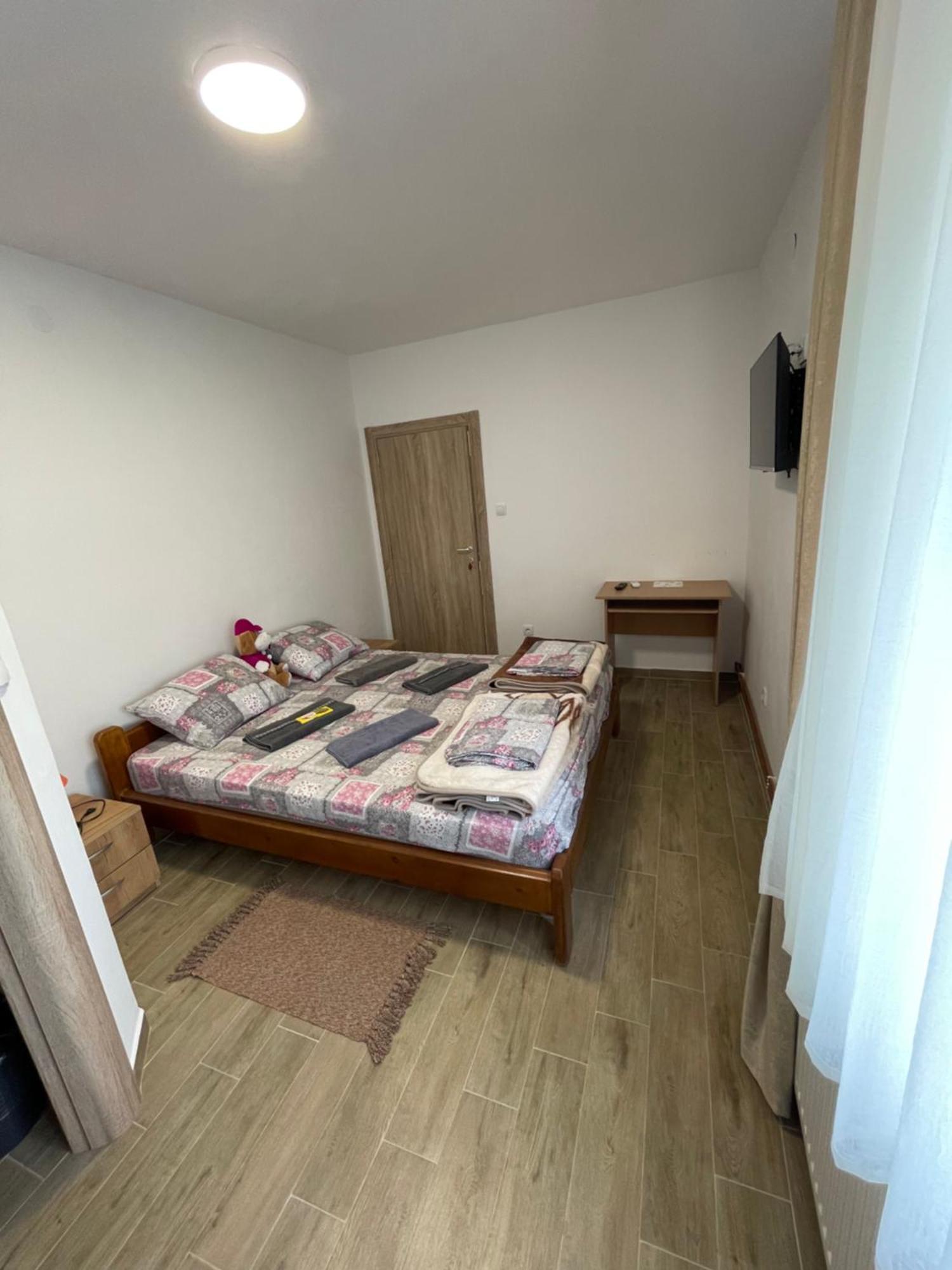 Zuta Osa Hotel Bela Crkva  Eksteriør billede