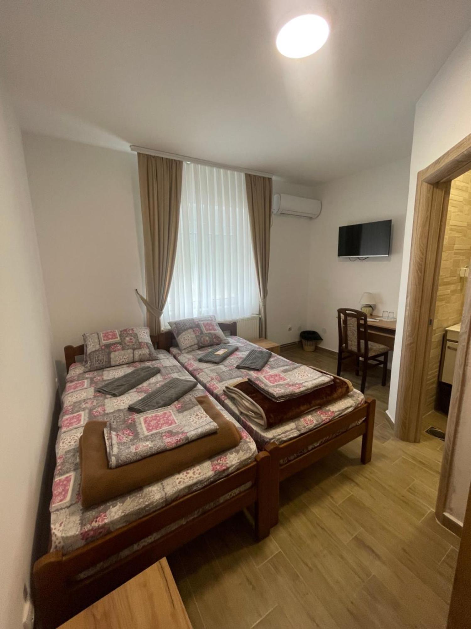 Zuta Osa Hotel Bela Crkva  Eksteriør billede